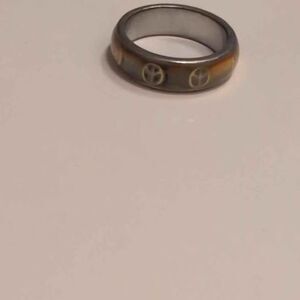 Mood ring with peace signs size 8